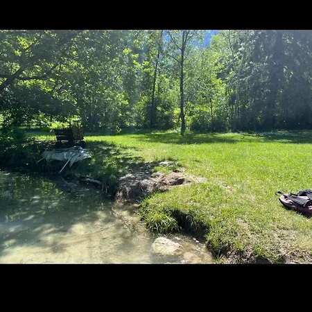 Au Bord Du Camping